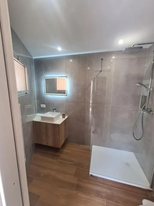 Superbe Appartement Proche Mer Menton 0*,  France